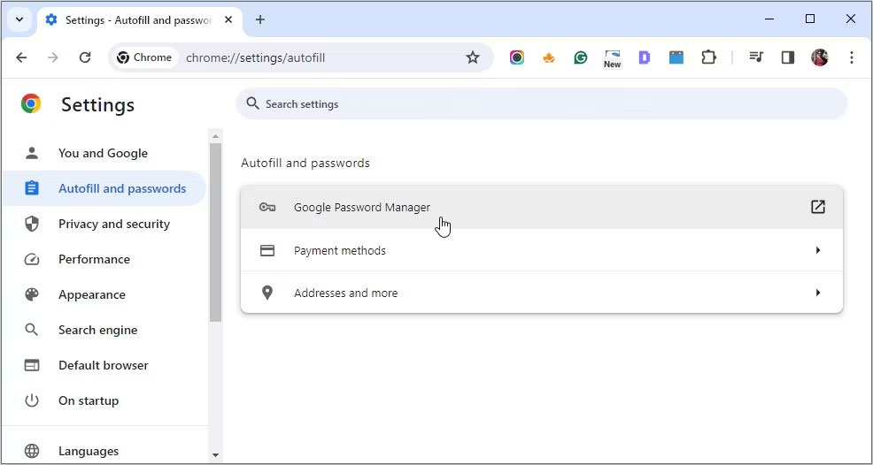 Chọn tùy chọn Google Password Manager trên Chrome