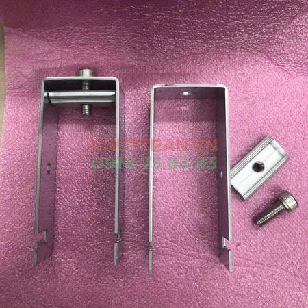Kẹp U dưới Tấm pin Năng Lượng Mặt Trời U48 loại kẽm