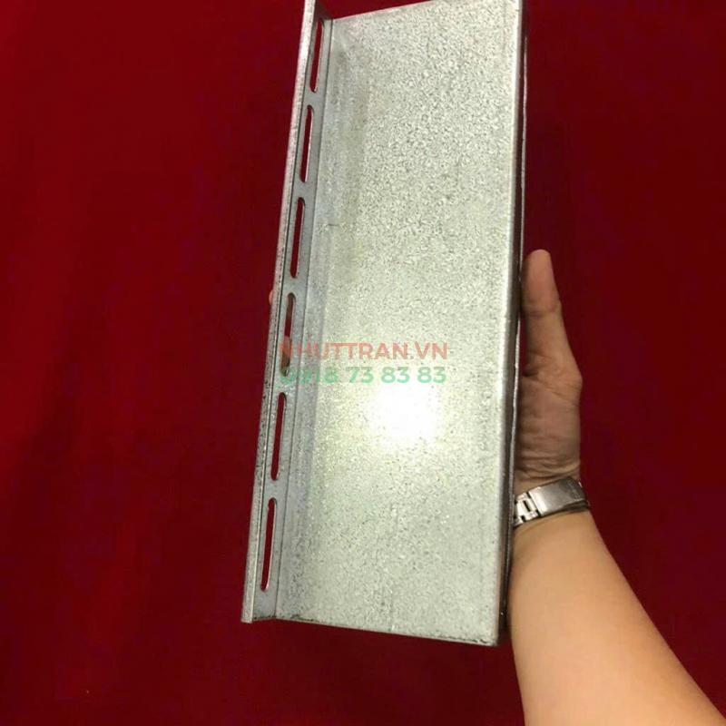 Pát Z 10x30x0.15cm loại KẼM lắp tấm pin năng lượng mặt trời Pát Z 10x30x0.15cm loại KẼM lắp tấm pin năng lượng mặt trời