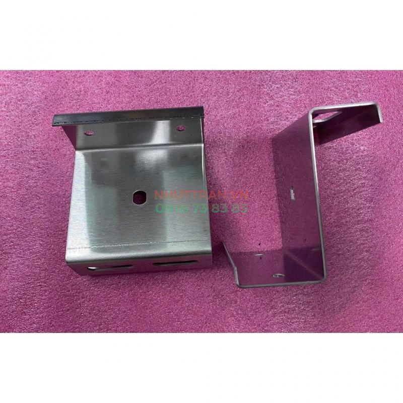 Pát Z 4x8cm loại INOX 430 năng lượng mặt trời dùng cho sắt hộp 4x8cm Pát Z 4x8cm loại INOX 430 năng lượng mặt trời dùng cho sắt hộp 4x8cm