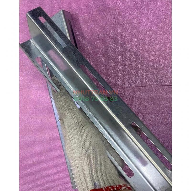 Pát Z 6x30x0.12cm loại KẼM lắp tấm pin năng lượng mặt trời Pát Z 6x30x0.12cm loại KẼM lắp tấm pin năng lượng mặt trời