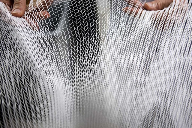 Pin kéo dãn lấy cảm hứng từ nghệ thuật cắt giấy Nhật Bản